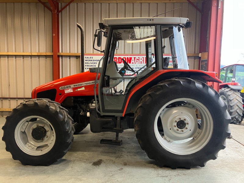 massey ferguson 4245 new pics.JPG