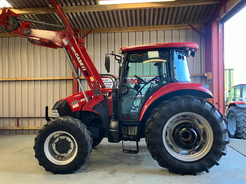 Case Farmall 115 4WD