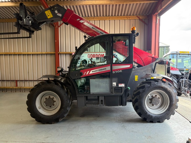massey ferguson 9306 new pics .JPEG