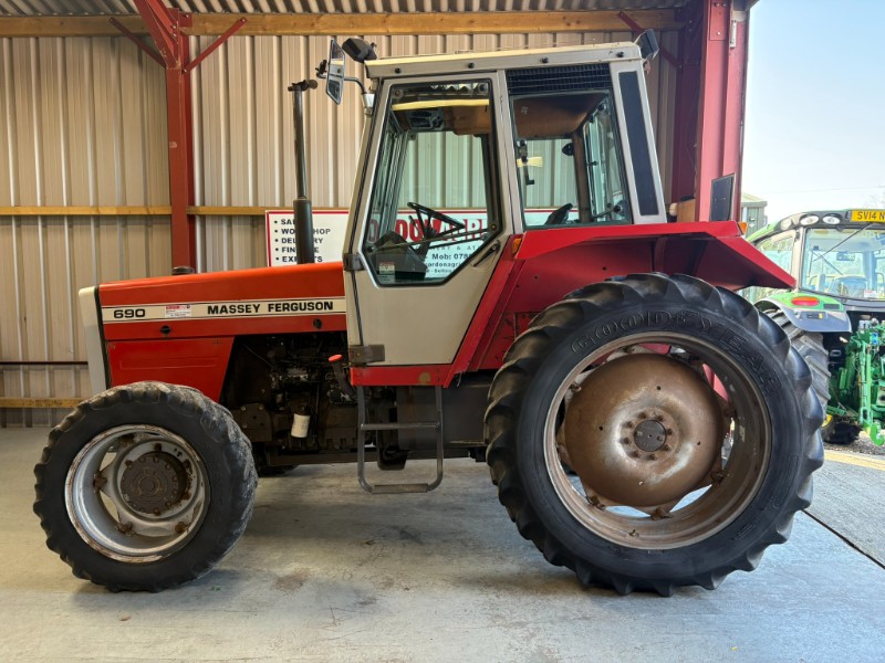 massey fegruson 690 4wd .JPEG