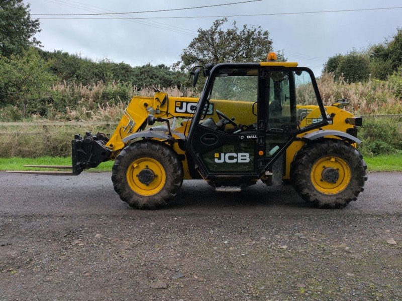 jcb 527 58.jpg